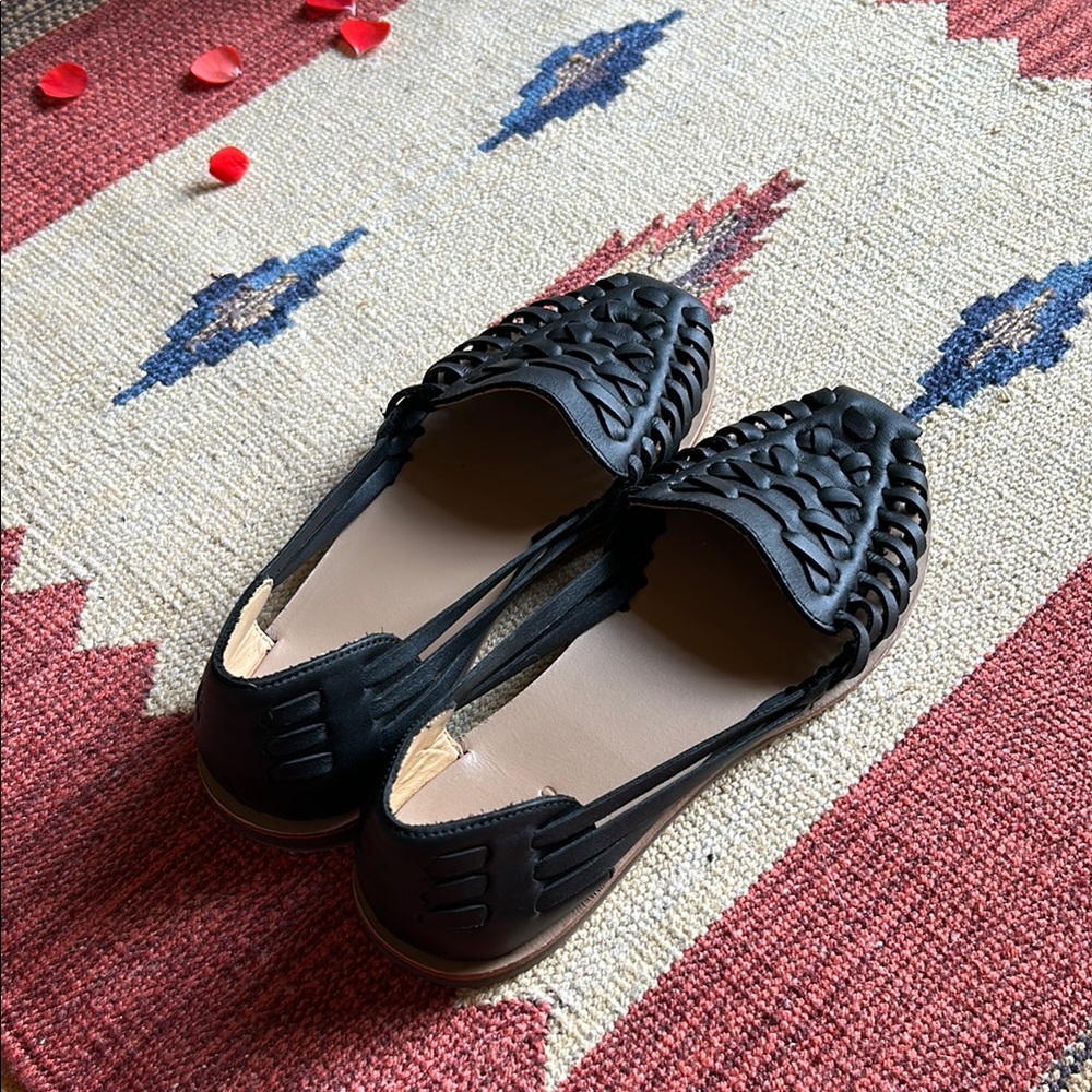 Brand New! Cute, Comfy Nisolo Women's Huarache Sandal!